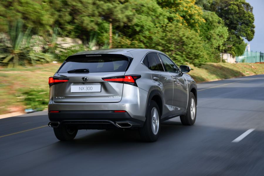  Lexus NX300 2017 года  (ZA) (фото 13 из 27)
